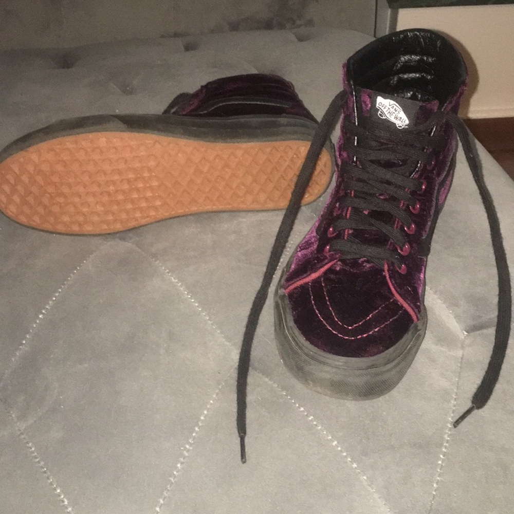World star #1 VANS high top suede